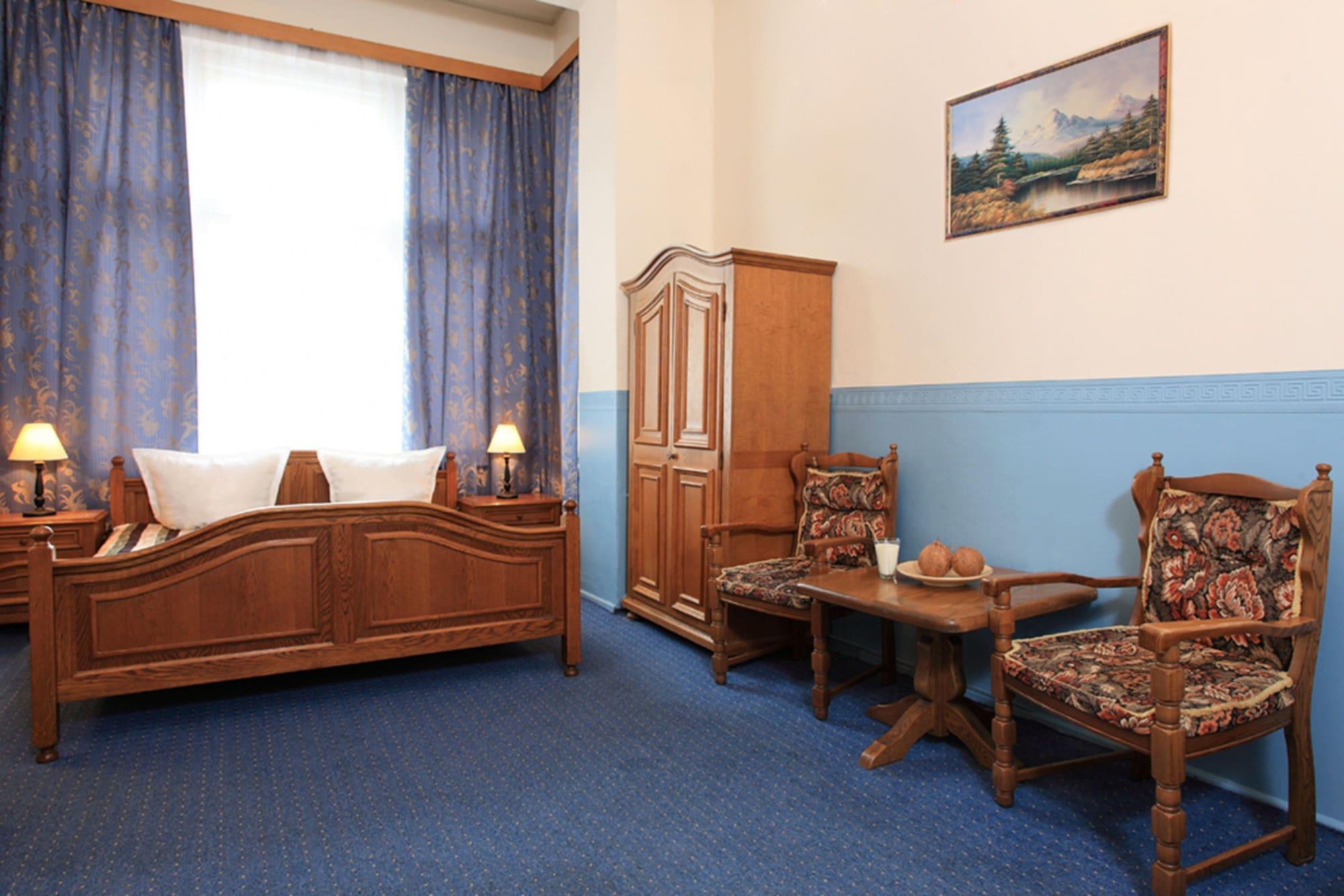 Hotel-Pension Cortina Берлин Экстерьер фото