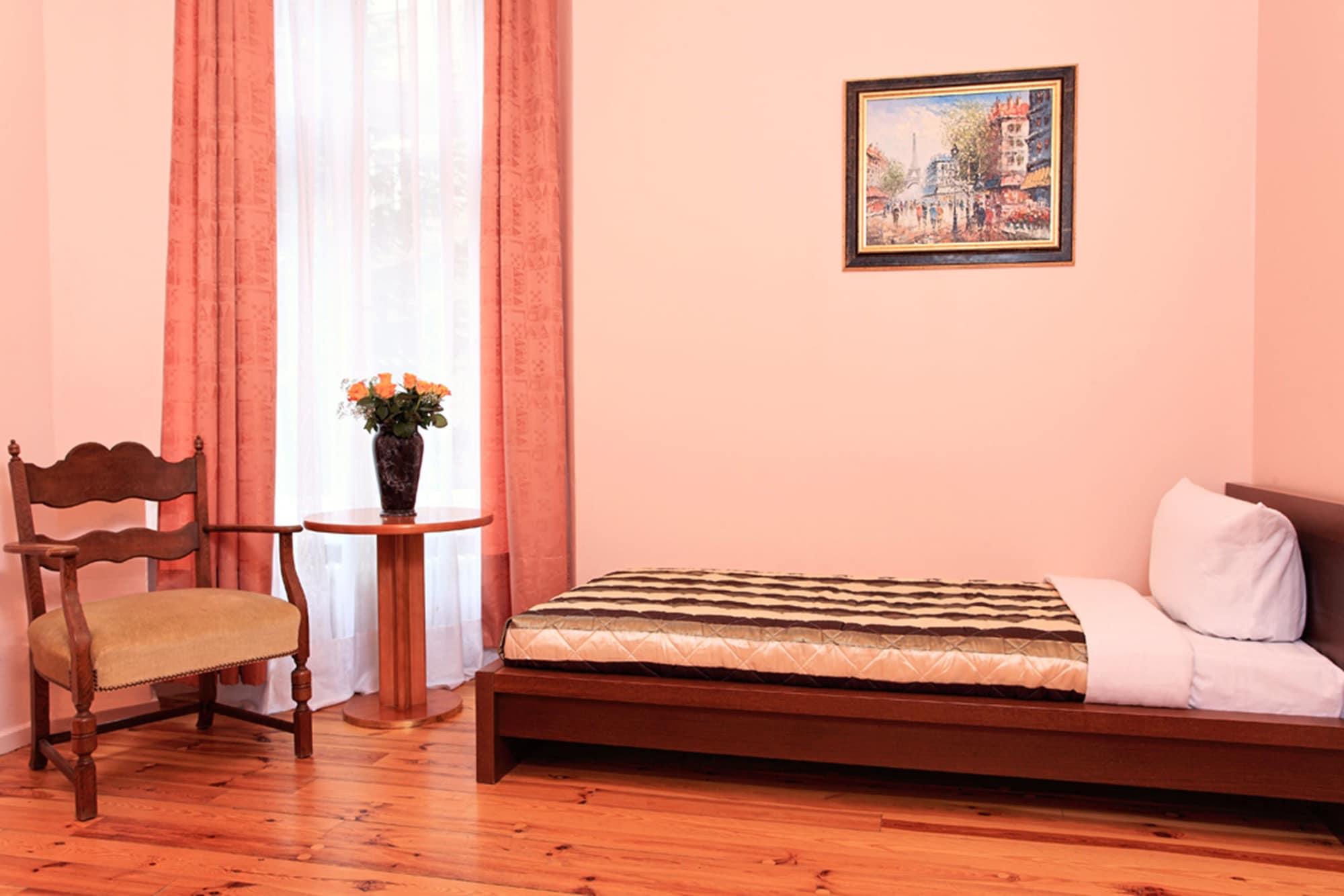 Hotel-Pension Cortina Берлин Экстерьер фото