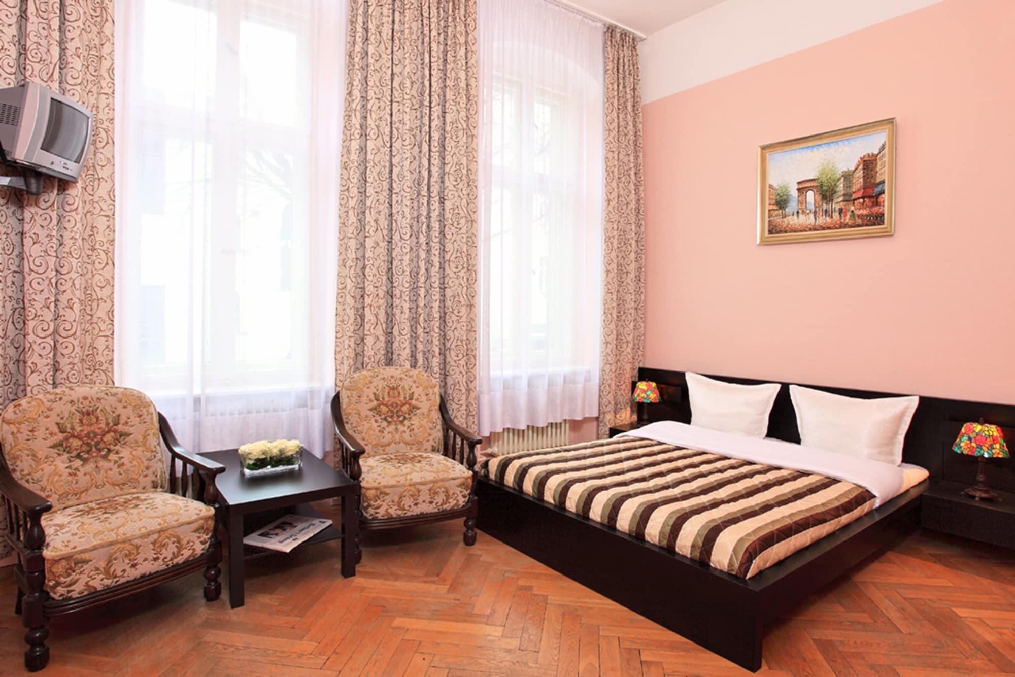 Hotel-Pension Cortina Берлин Экстерьер фото