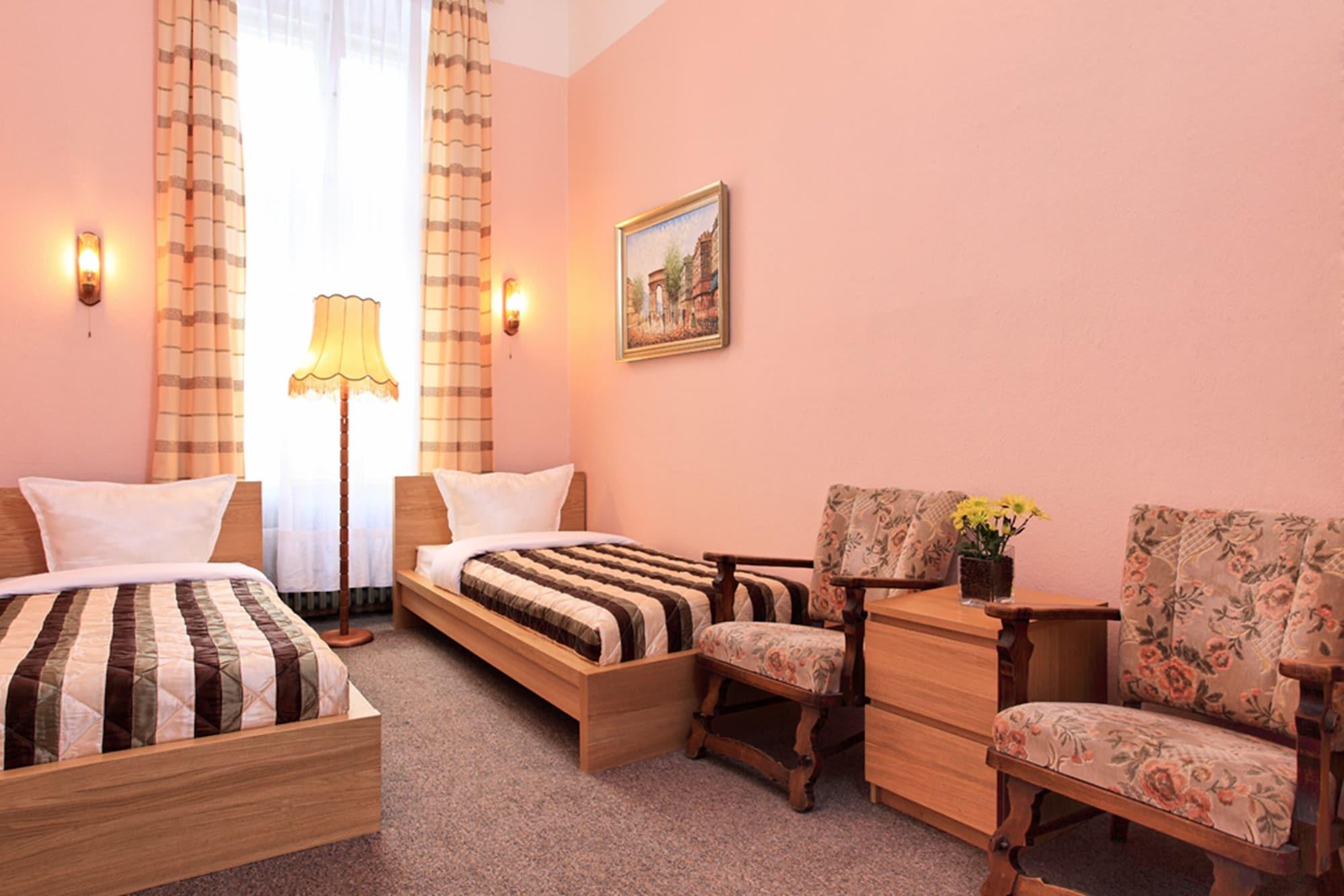 Hotel-Pension Cortina Берлин Экстерьер фото